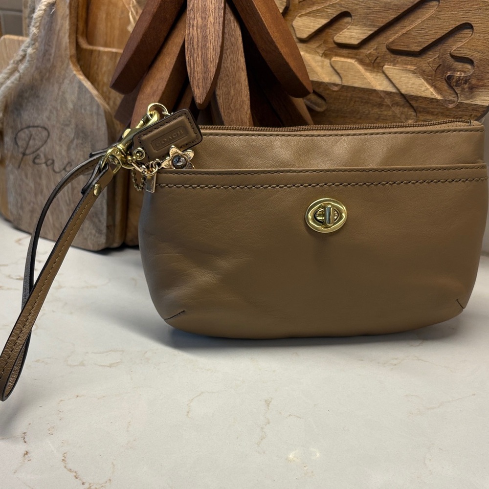 Coach Leather Wristlet Holds a Phone EUC - Picture 3 of 12